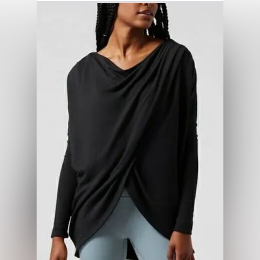 Athleta Purana Wrap Sweatshirt with Thimb Homes and Hood